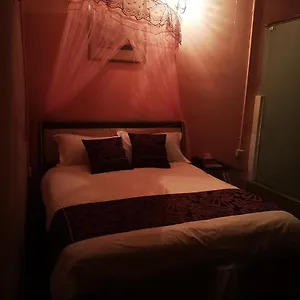 Vintage House 2* George Town